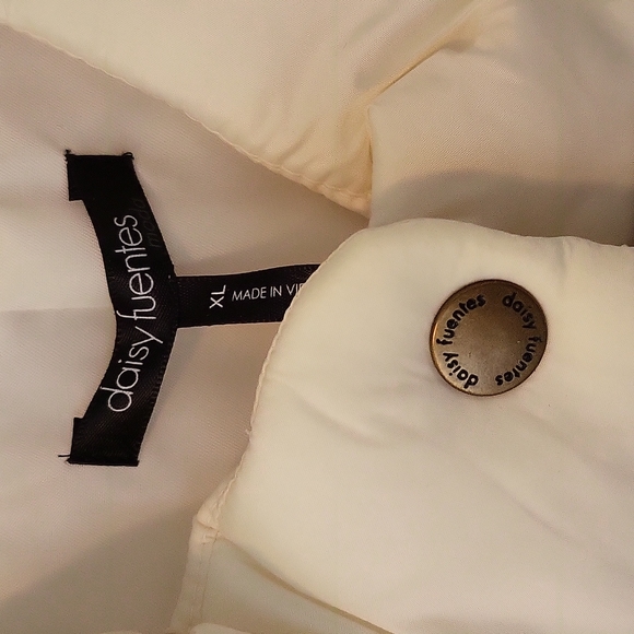 Daisy Fuentes Moda Puffer Vest - Picture 6 of 7